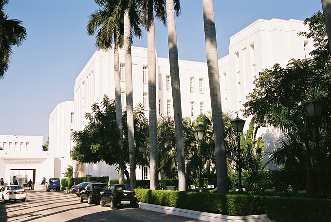 The five-star Imperial Hotel, one of Asia's best, offers a mix of Victorian, old colonial and Art Deco architecture.