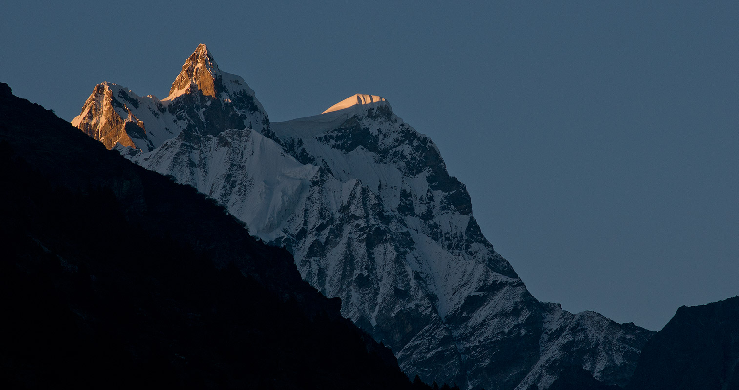 At sunset from Take Hankhar in the Mo Chhu valley below Laya villageNikon D300, 180mm