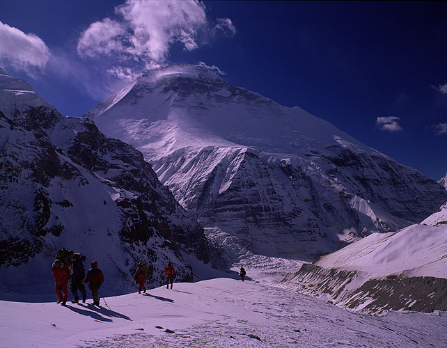 Seen from the final slopes leading to French Pass (5360m), high above the Chhonbardan glacier.Nikon FM2, 24mm, Fuji Velvia