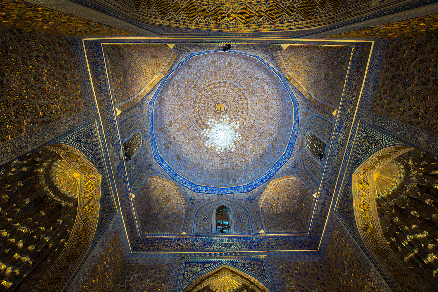 The Mausoleum of the Emir Timur.The domed roof.