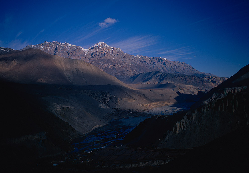 A view north up the Kali Gandaki valley towards MustangProject VeronicaMedium format images re-scanned in a professional glass film- holder with my Nikon Coolscan 9000 and Silverfast 8 software. These images display larger on the site - enjoy!Bronica ETRSi, 50mm, Fuji Velvia