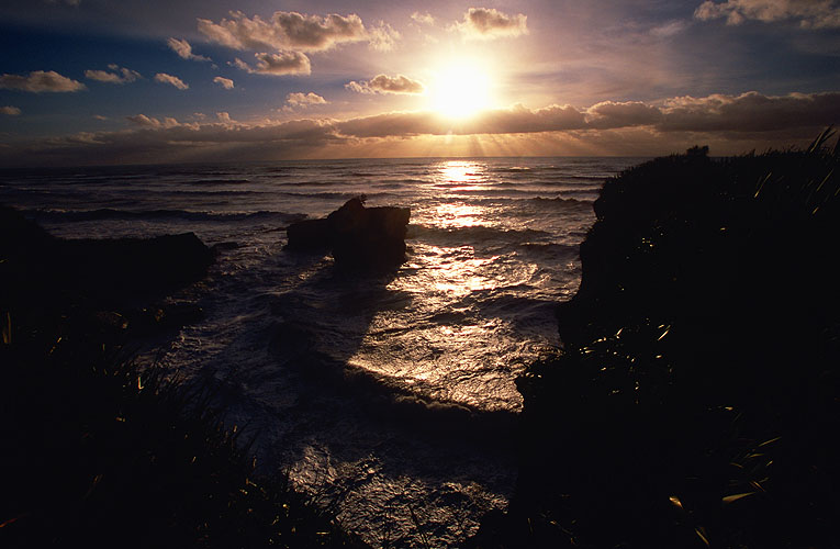 A view out over the Tasman Sea from the Pancake RocksNikon F5, 17-35mm, Fuji Velvia