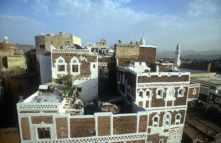 Mud-brick and alabaster houses in the old cityNikon F5, 17-35mm, Fuji Velvia