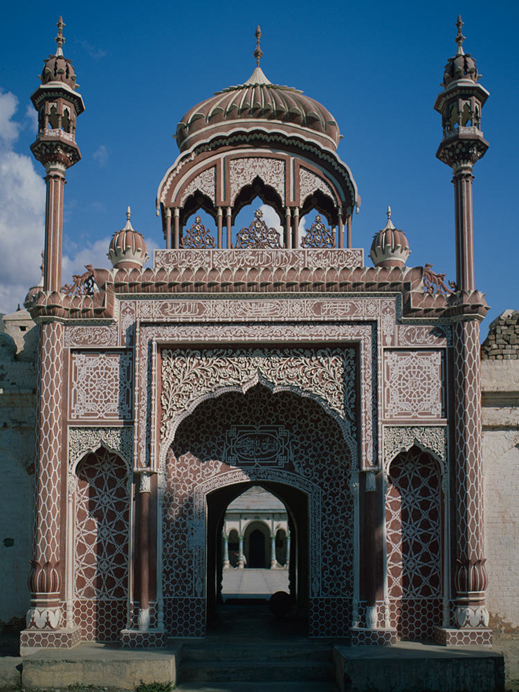 shahi_masjid_chitral_entrance_92RVP