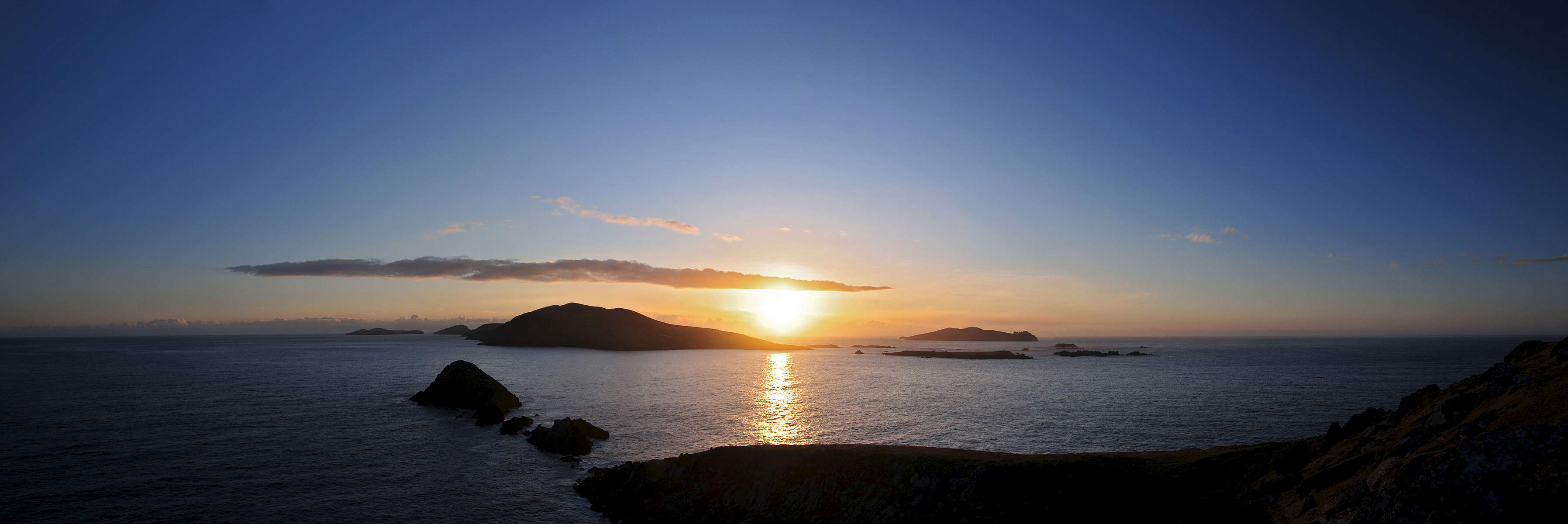 Looking out into he Atlantic past the Blasket Islands from the westernmost tip of Continental Europe.Dingle Penninsula, County Kerry,Republic of IrelandNikon D300, 17-35mm, stitched panorama
