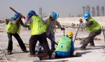 Dubai_construction_workers_02a