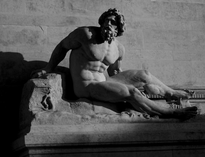 Statue at Vittoriano monument.