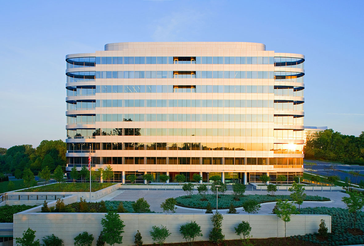 2000 Tower Oaks BoulevardRockville, MDThe Tower CompaniesLEED Certified PlatinumNAIOP Best Green Building of the YearFortune-Creating Vedic Building ArchitectureEPA Energy StarDC Mayor's Office Environmental Excellence Award