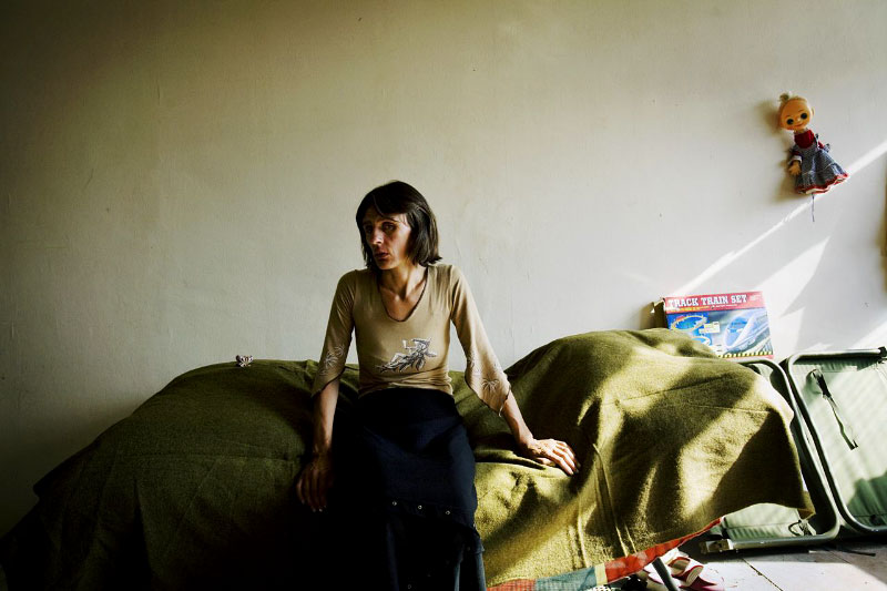 A newly arrived internal displaced person from Gori -- Nana Muradashvili, 37 --, stays at a former Soviet's military compound in Tbisili, the capital of Georgia, as Russian troops  still occupies a large part of the country. Aug 18 2008.