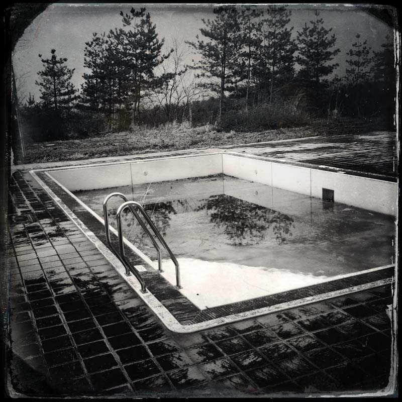 Fukushima two years later: an abondoned swiming pool.