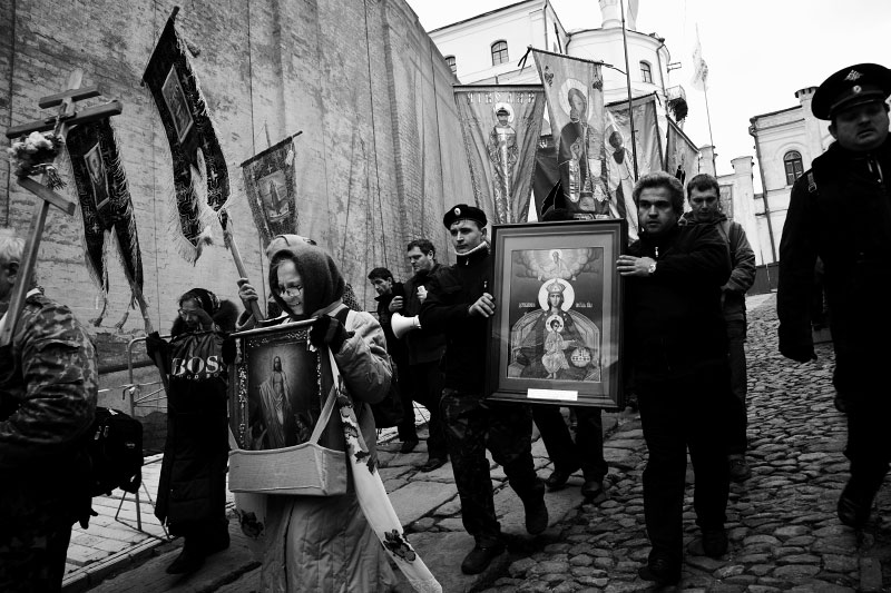 Just outside of Pechersk Lavra Caves Monastery, members of Union of the Russian People, pro-Russian organization, march, denouncing the Ukraine government’s pro West policy. Many of them are poor and old people, yet also it includes young radical ones. After Russia-Georgian war in summer, and as Ukraine starts to face the severe economic crisis, many of the country, not only in Crimea, are looking more toward Russia; or at least the Orange revolution might be in crisis. Kiev, Nov 21 2008.