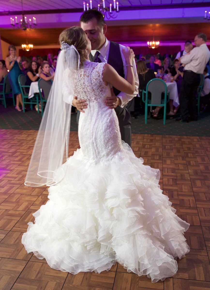 First dance, Amanda & Nick's wedding reception at the Jacksonville Illinois Country Club. Wedding photography by Steve & Tiffany Warmowski.