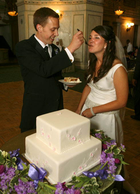Sample Weddings Betsy Ben Chicago Betsy and Ben cut their wedding cake