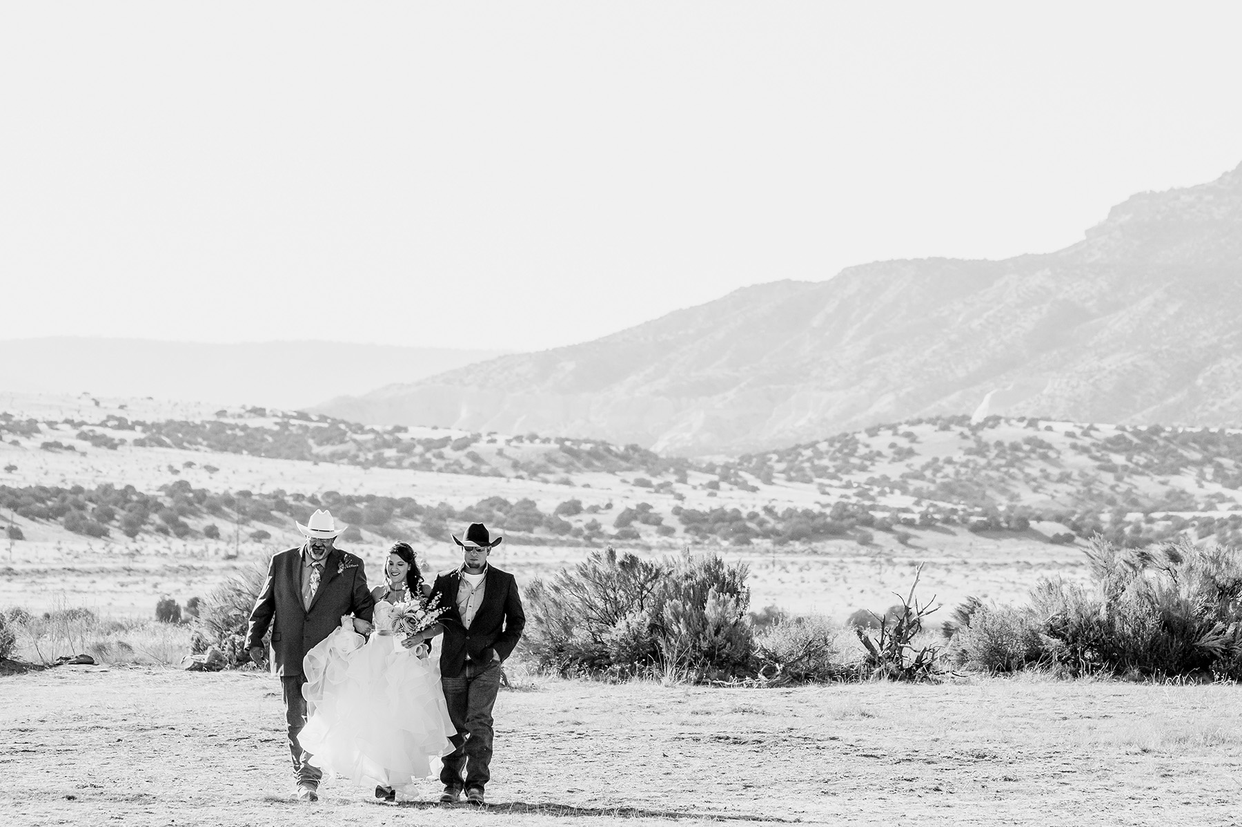chelsea-and-brandon-ghost-ranch-wedding-2015-1011