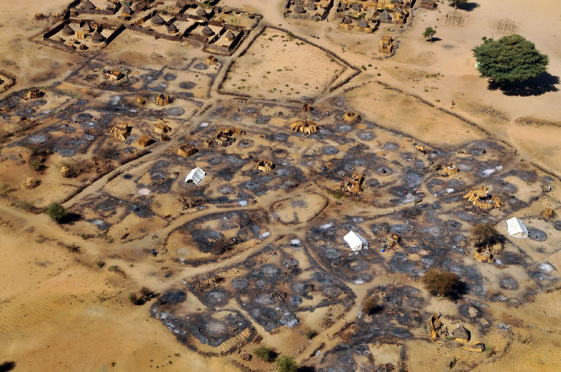 the genocide in darfur stemmed from armed conflict between the sudanese government and