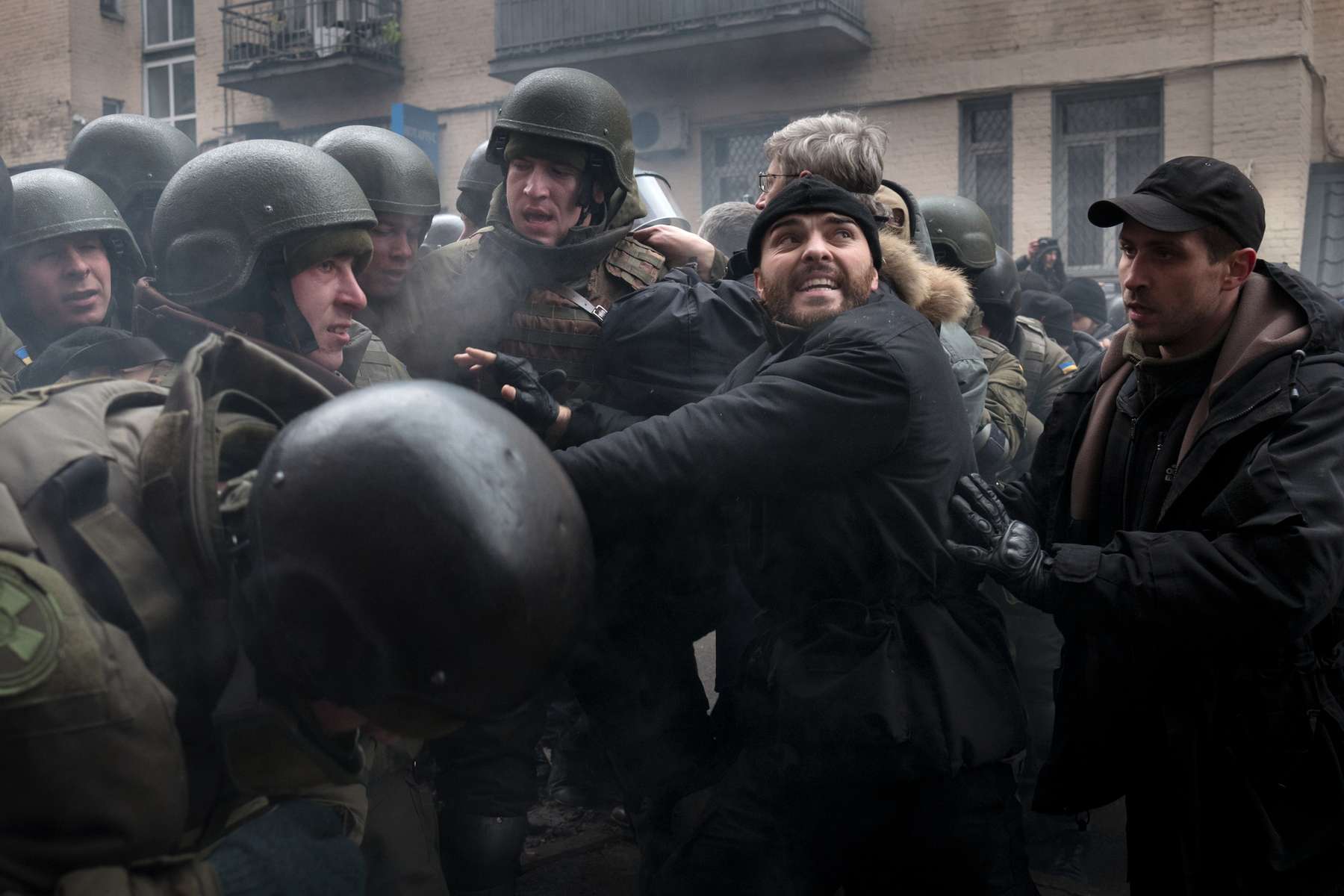 Supporters of former Georgian president clash with police as they attempts to block the police van in which he is transported after being arrested.Ukrainian security services on Tuesday arrested former Georgian president Mikheil Saakashvili after he climbed onto the roof of his apartment building and addressed supporters during a police raid. The Ukrainian Security Service (SBU) said Saakashvili had been arrested on charges of assisting criminal organizations.Saakashvili left Georgia in 2013 after serving as president for nearly a decade, and later was appointed governor of Ukraine’s Odessa region. But he quit in 2016, complaining that his efforts to root out corruption were suffering from official obstruction.His Ukrainian citizenship was revoked this year while he was out of the country, but he returned in September after supporters broke through a police line at the Polish border.