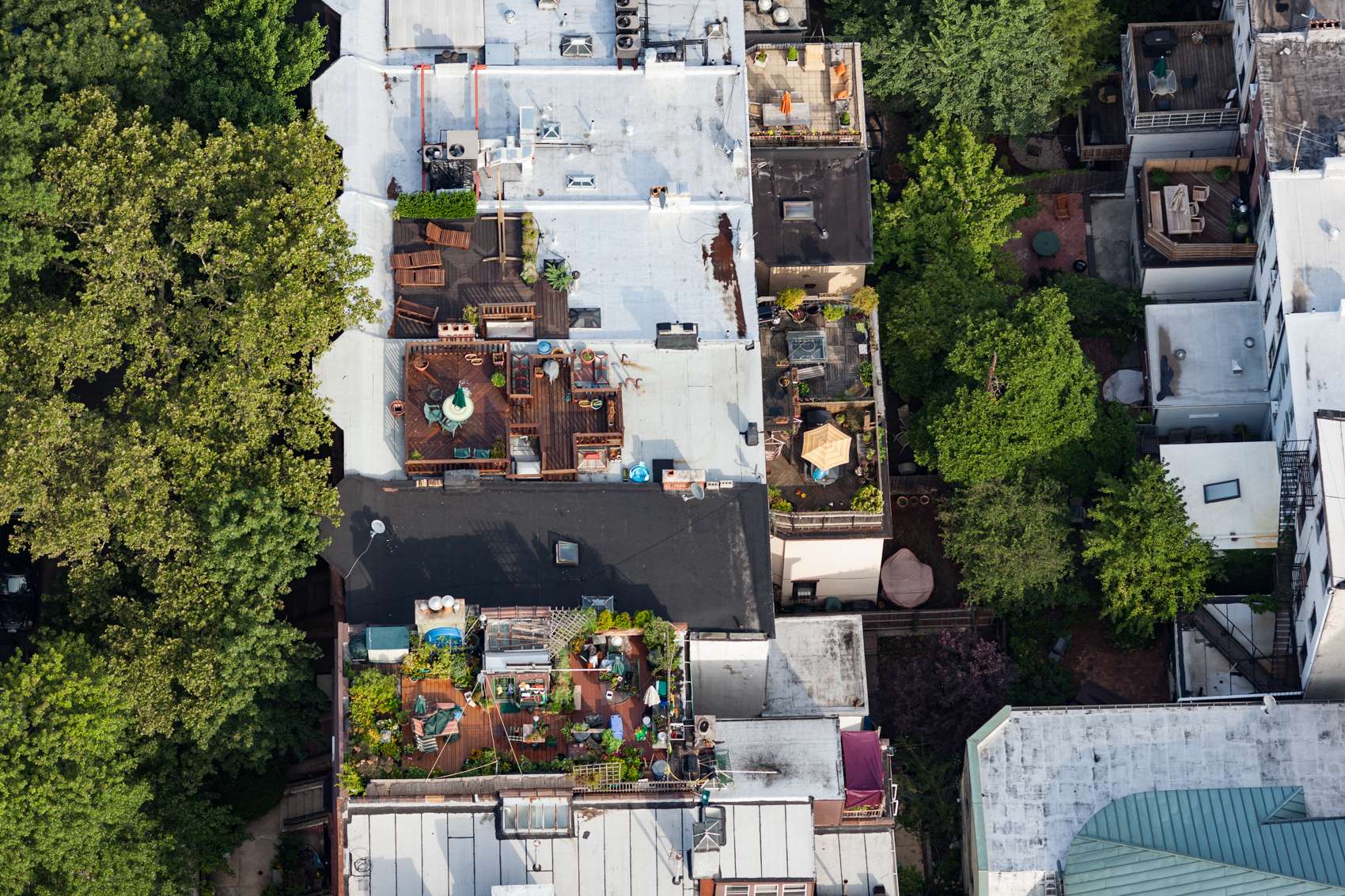 551 3rd St, Park Slope, Brooklyn, NY, 11215, 40.669628,-73.976714, Brooklyn: Small decks still provide fresh air and sun to city-dwellers.