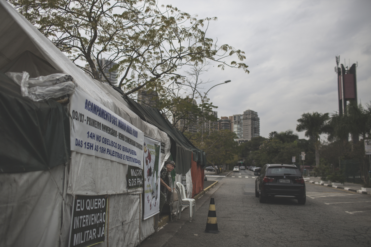 The headquarters of the Brazilian Interventionist Resistence Movement (MBRI), a radical group that wants military intervention of the government. The makeshift camp of tarps is situated between the State Legislative Assembly and the Ministry of the Military, in São Paulo.