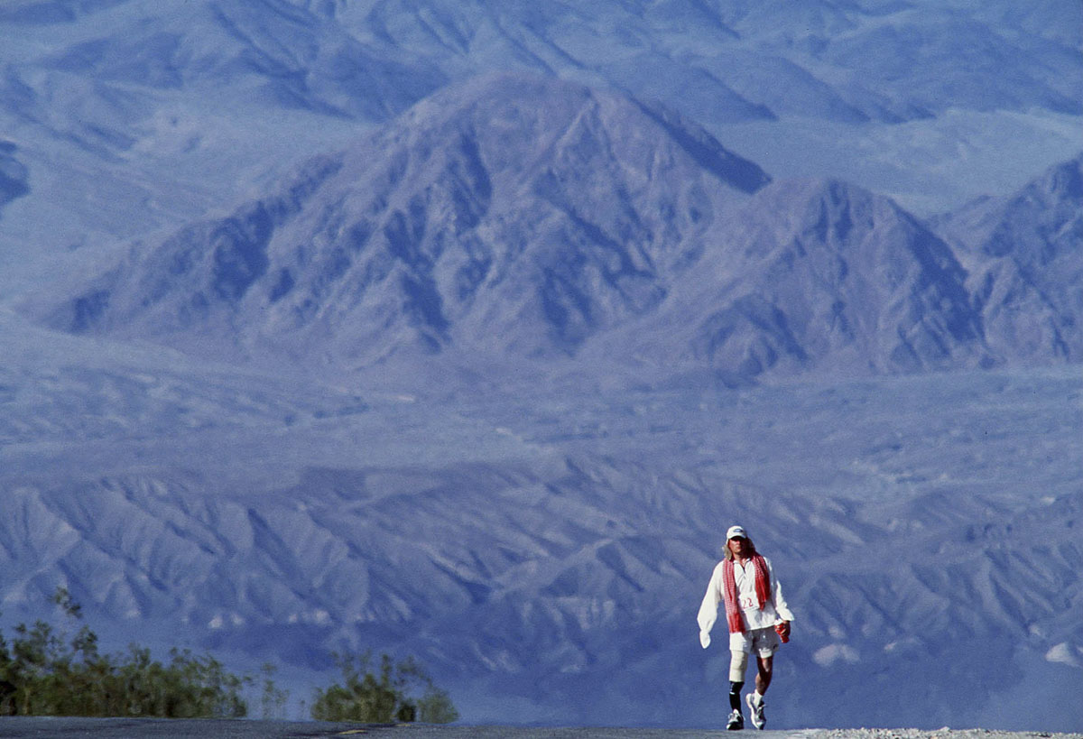 Amputee Chris Moon running 135 miles through death Valley during the Badwater Ultra Marathon