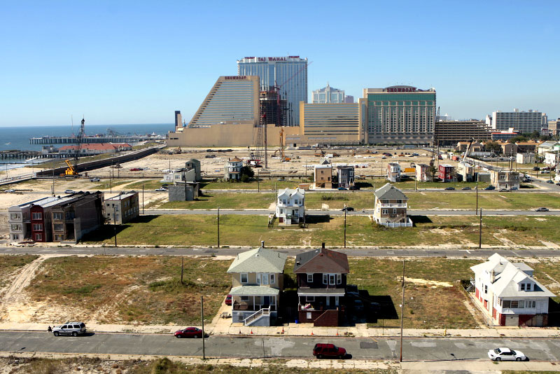 Gov. Christie pledges to turn Atlantic City casino district into 'Las