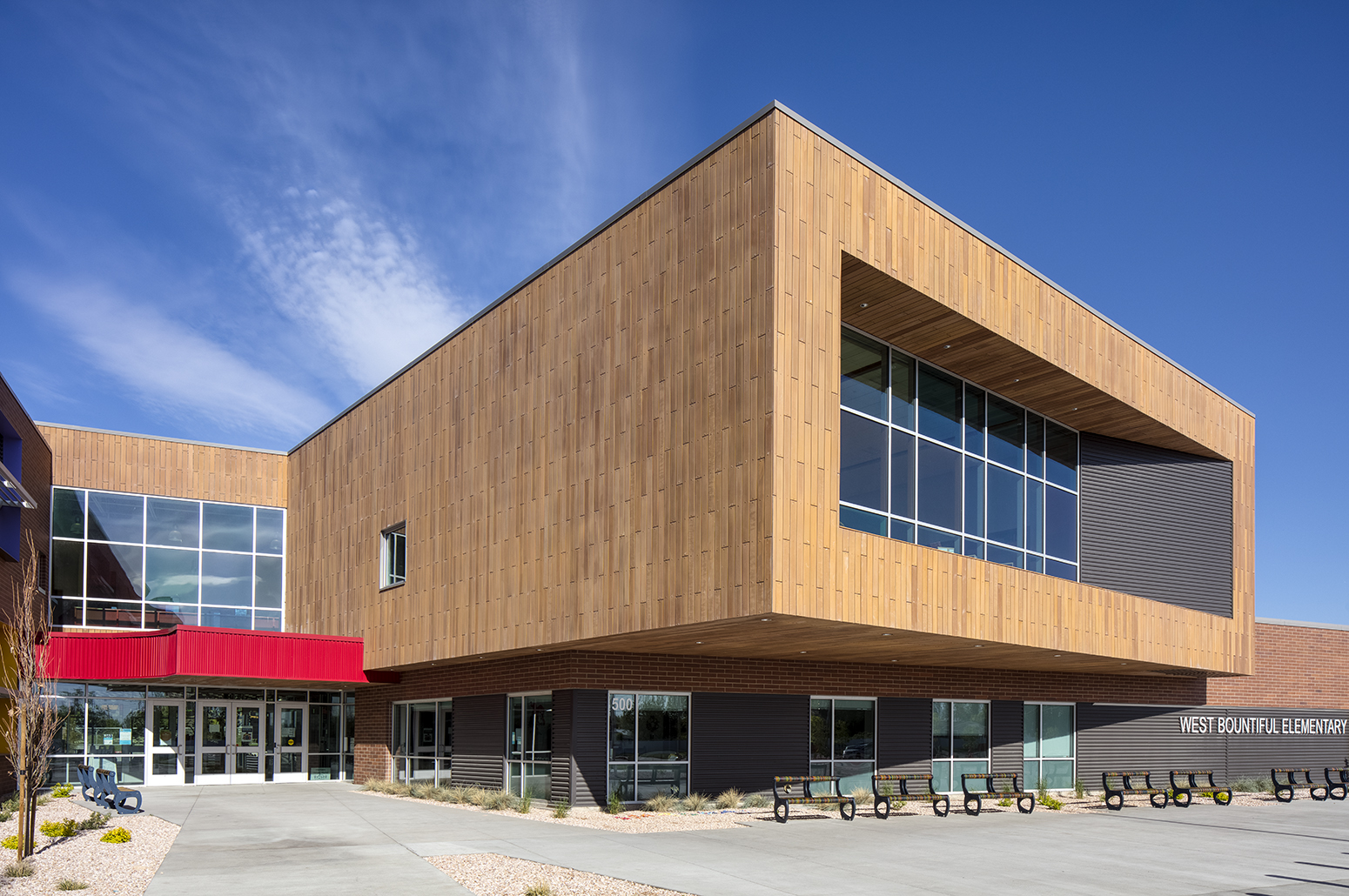 West Bountiful Elementary School for MHTN ArchitectsArchitectural Photography by Paul Richer / RICHER IMAGES
