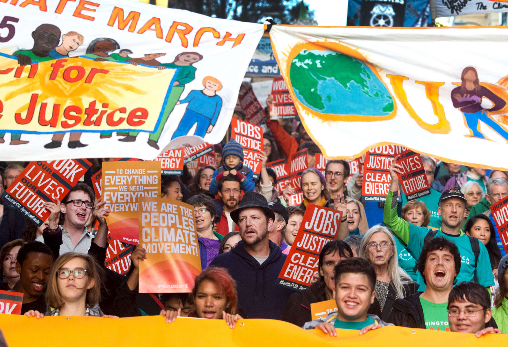 Hundreds rally during the Peopleís Climate March in Seattle, Wash. on October 14, 2015. (photo © Karen Ducey for the Sierra Club)