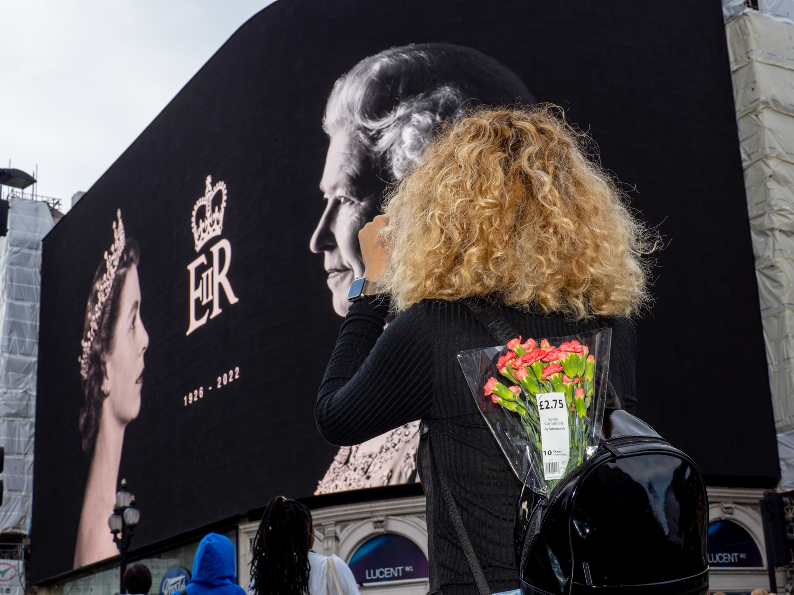 Remembering the Queen Elizabeth II in central London on the 9th September in London, United Kingdom following her death at the age of 96. (photo by Peter Dench/Getty Images)