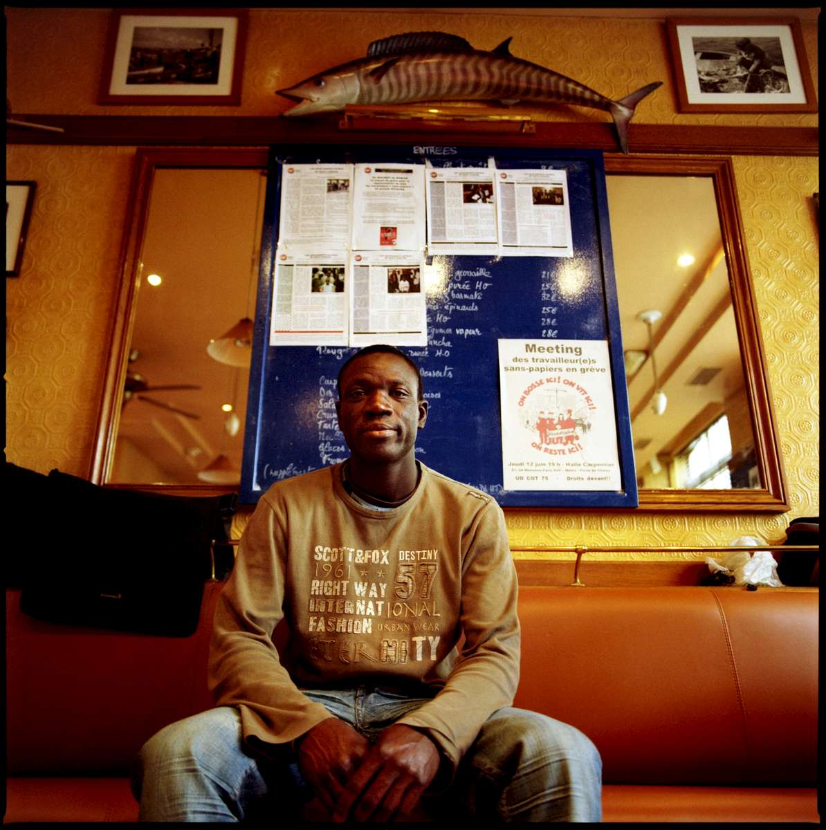 Soiyoubou est Sénégalais. Il est arrivé en France en mai 2006. En grève depuis le 24 mai 2008, il demande sa régularisation avec 16 autres employés  des différents restaurants Marius et Janette de Paris.
