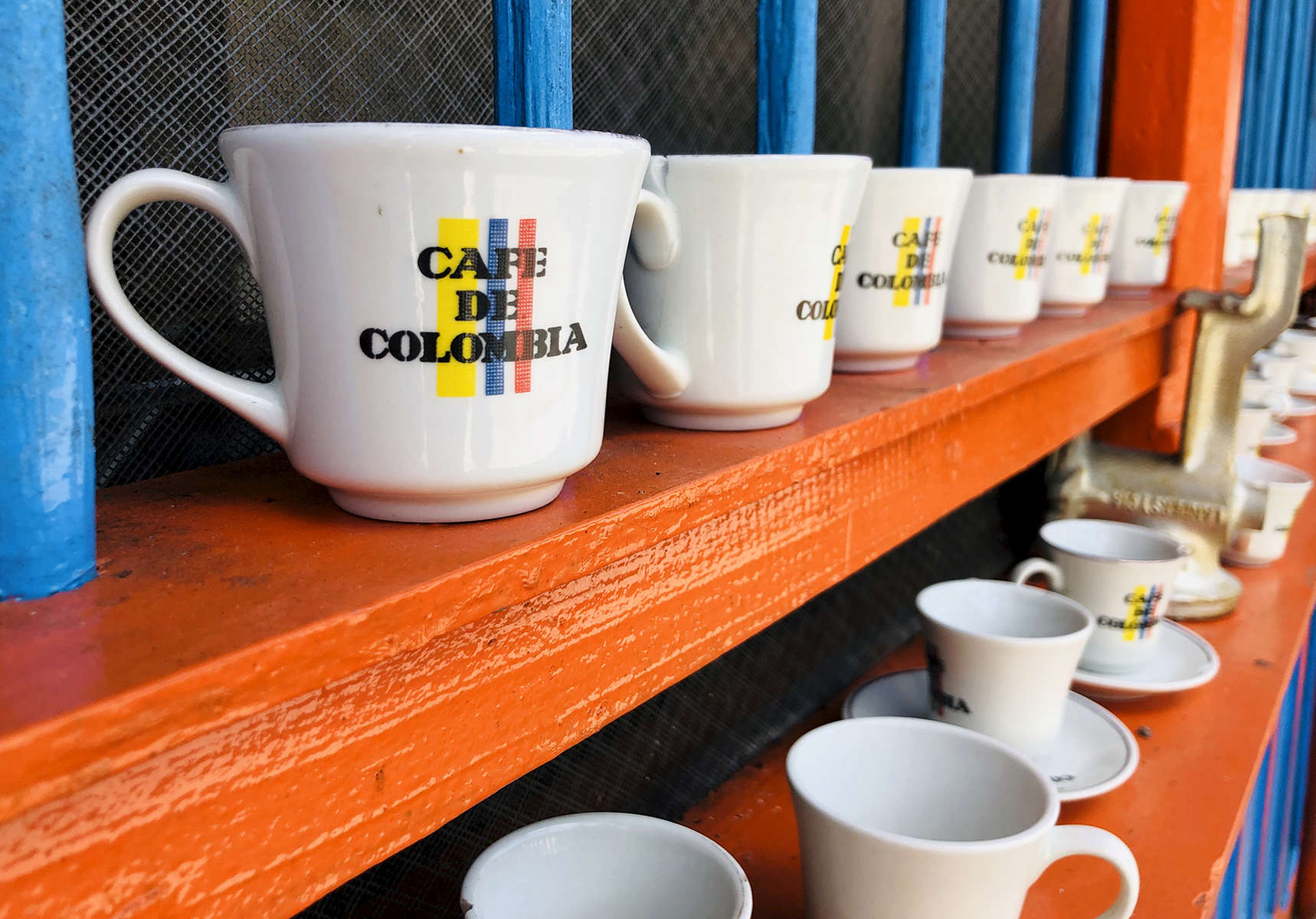 web_colo_coffee_cups