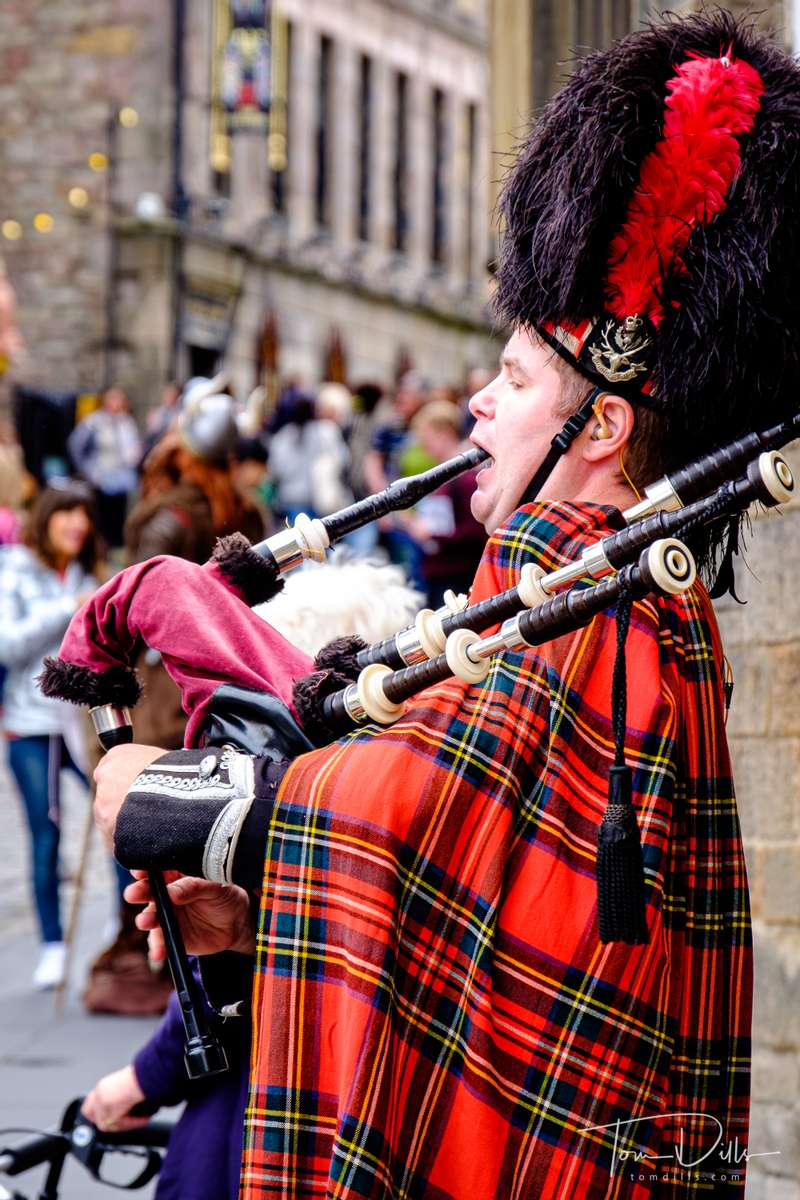 Bagpiper on The Royal Mile in Edinburgh
