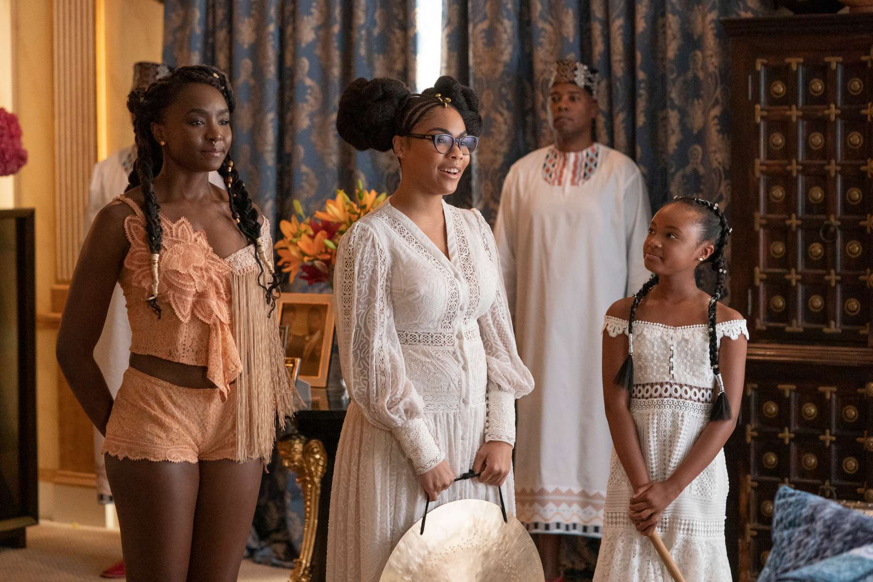 KiKi Layne, Bella Murphy and Akiley Love star in COMING 2 AMERICA Photo: Quantrell D. Colbert© 2020 Paramount Pictures