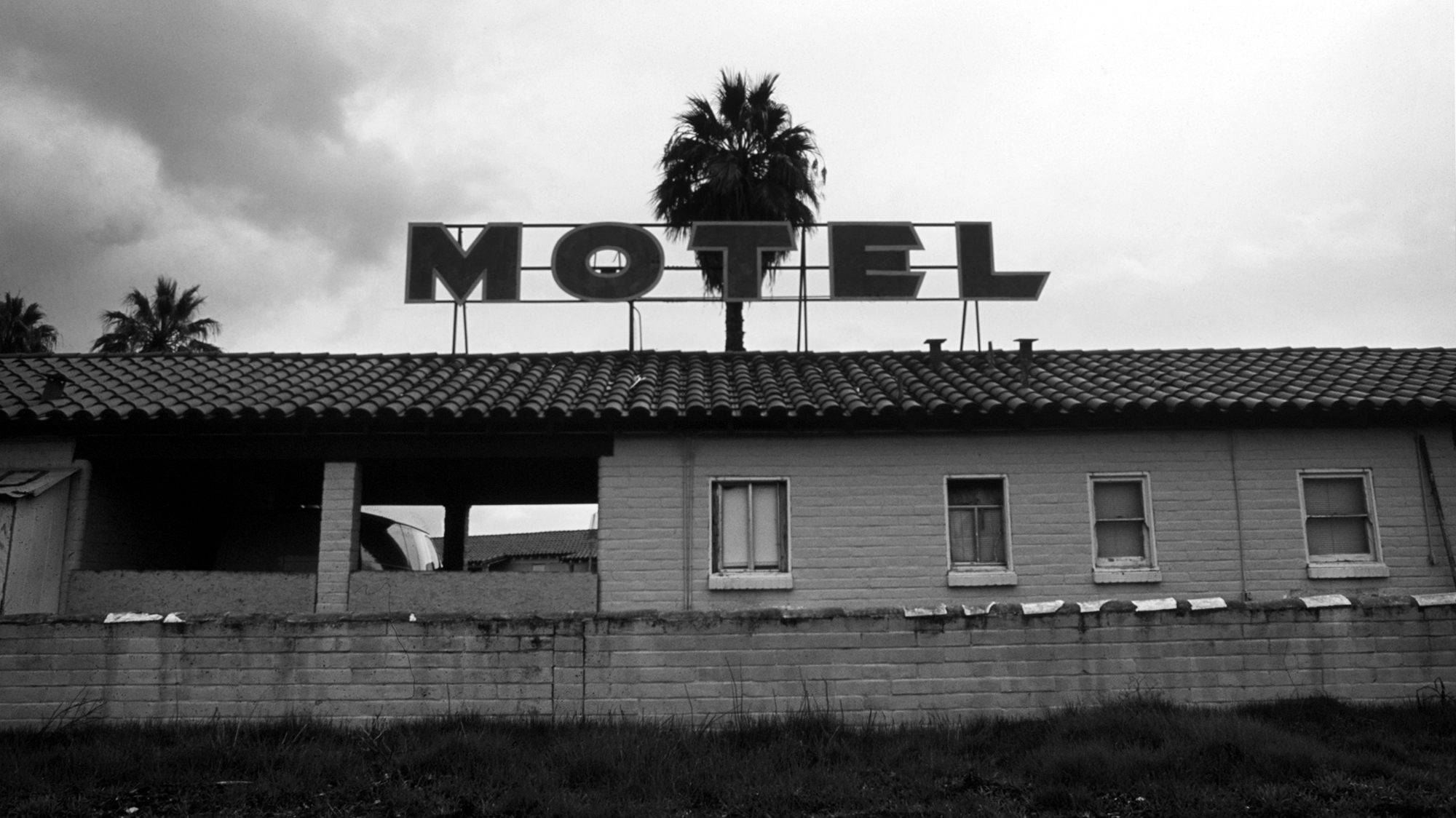 The Casa Grande Motel is located in Madera California. It was once called the Casa Grande Hotel and celebrities like Henry Fonda were known to stay there. Photo taken between 1999-2010. 