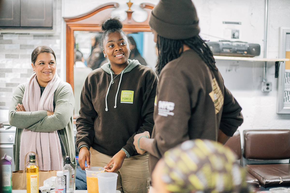 By collaborating with Lehman College and other programs such as NYC’s Department of Youth & Community Development and Green City Force, Bronx Eats is educating people on how to eat healthier, even on a tight budget.