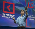 Simon Sinek is speaking at the Synergy Global Forum NY at The Theater at Madison Square Garden October 28, 2017. Photo by Ron Wyatt Photography