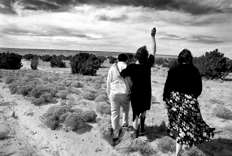 Alta touches the wind after burying her mother