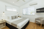Bedroom in holiday accommodation at Cairns Coconut Holiday Resort
