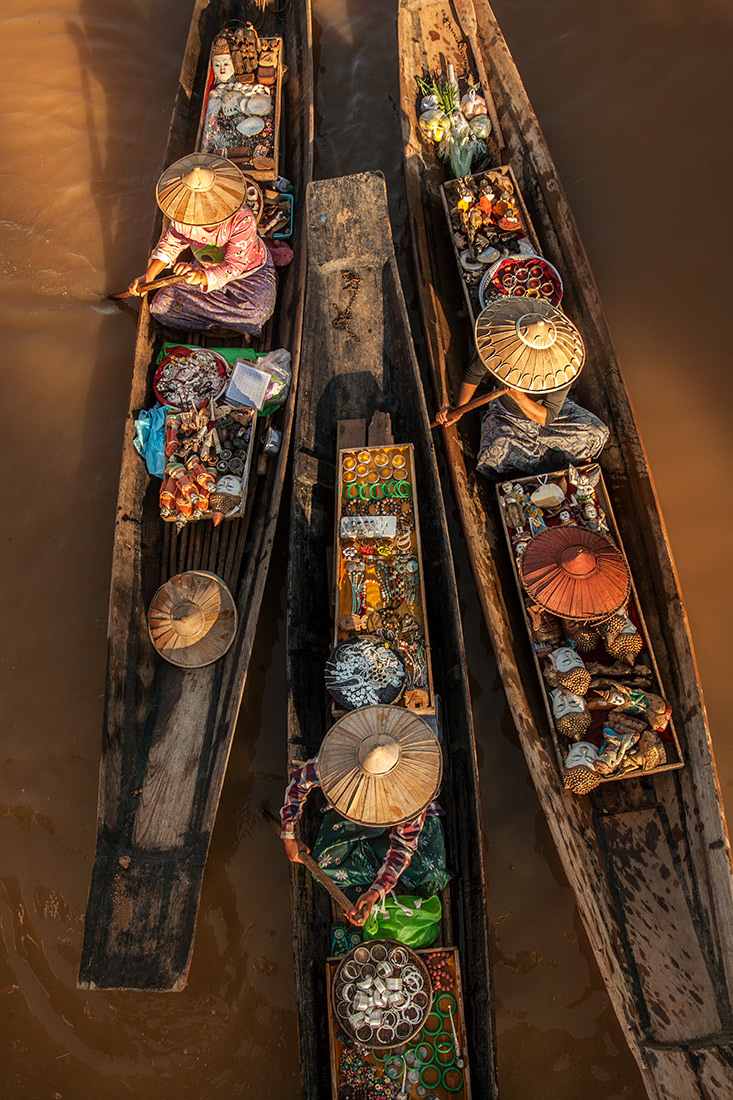 Holly's shot of the women in boats in Inle Lake