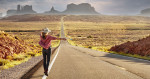 holly_hitchhiking_monument_valley_at_forrest_gump_1800px