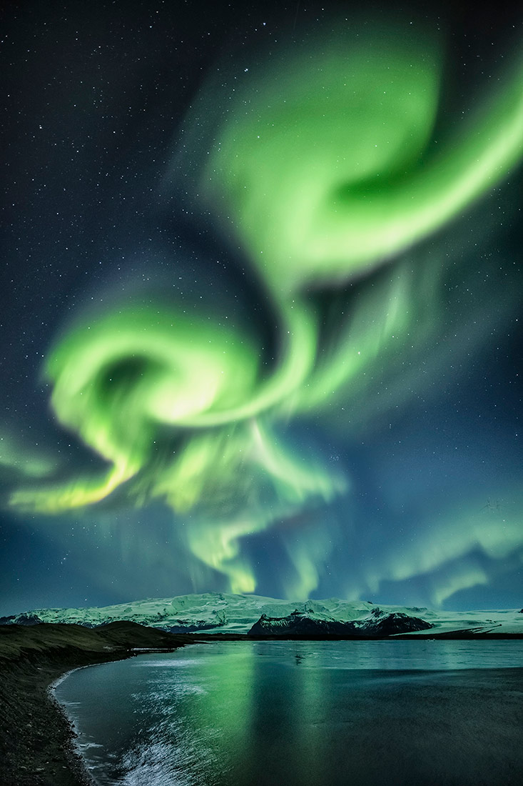Amazing Aurora Borealis in Jokulsarlon, Iceland