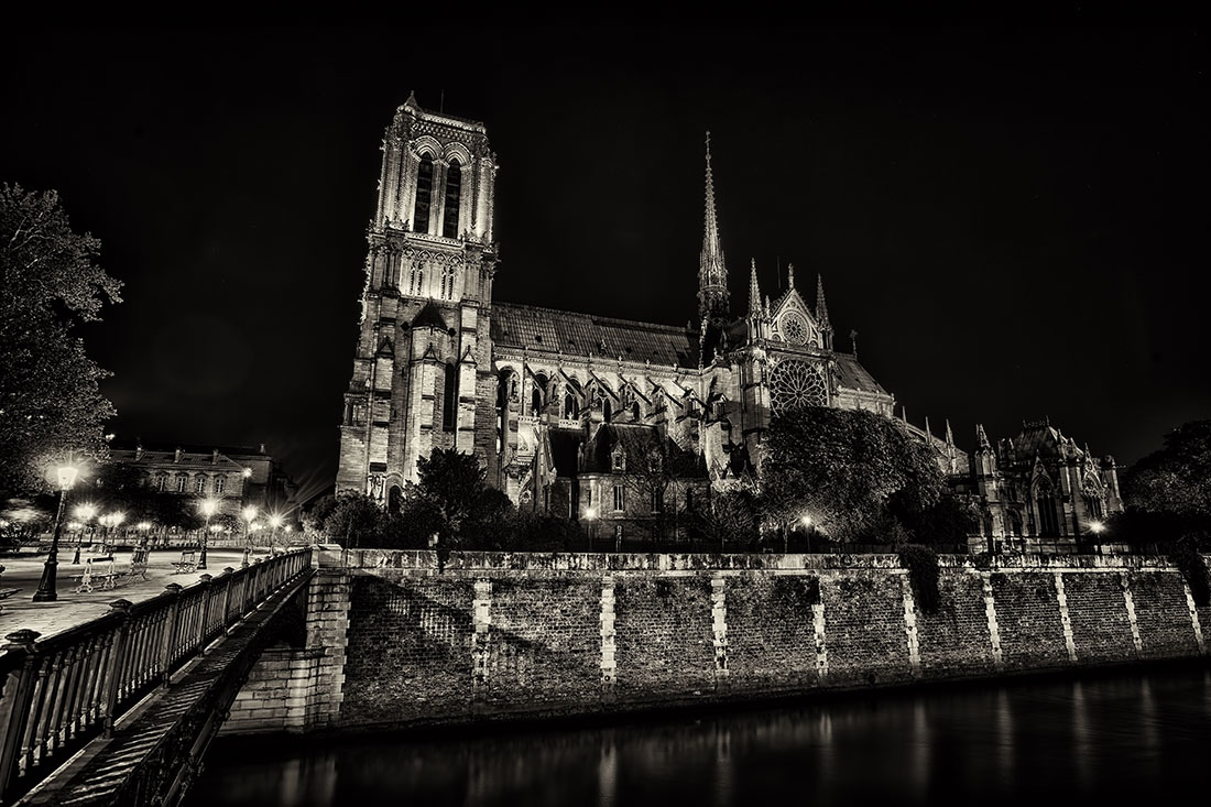 The Notre Dame Cathedral at night