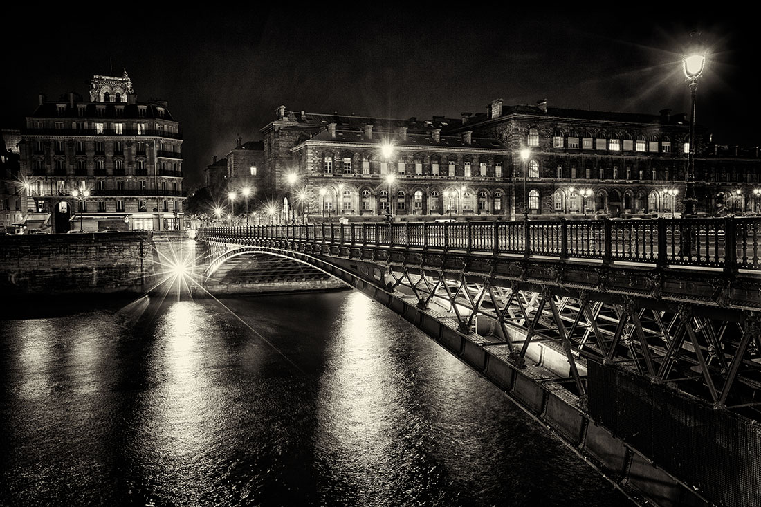 The gorgeous bridges at night, Paris, France