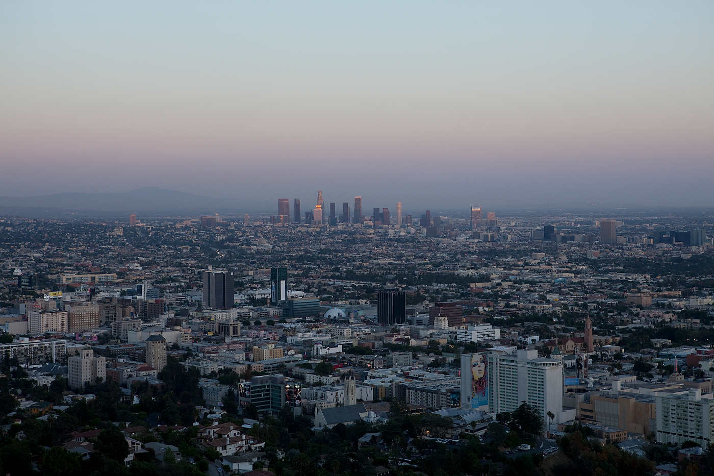Los Angeles at dusk from Runyon Canyon, above Hollywood, Line 302.