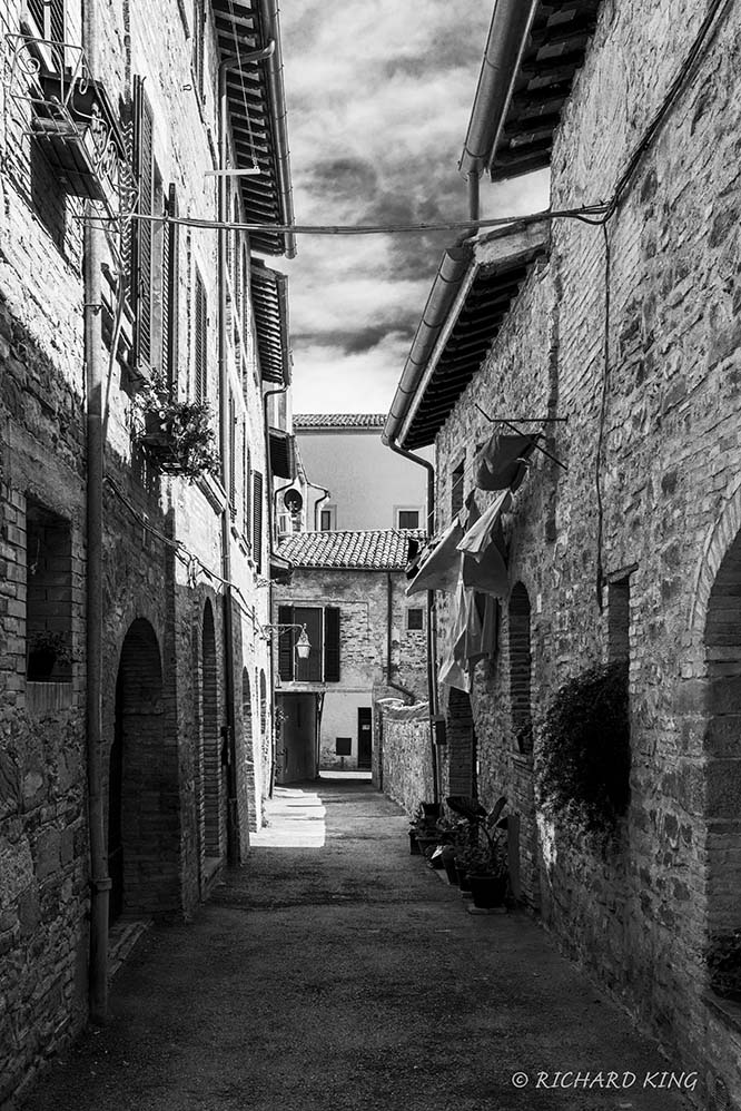 Umbria, ItalyImage No: 15-028729-bwClick HERE to Add to Cart