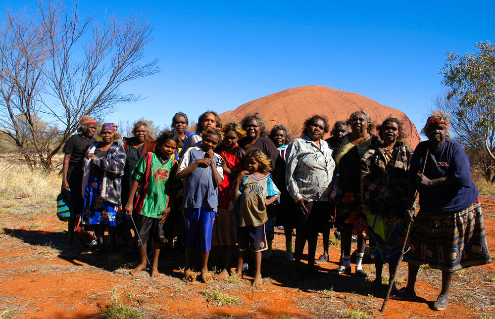  Mutitjulu women and children in their communiity. Uluru, central Australia.