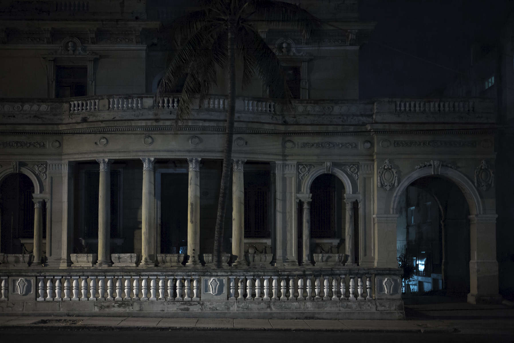 Cuba_Mansion-nocturna