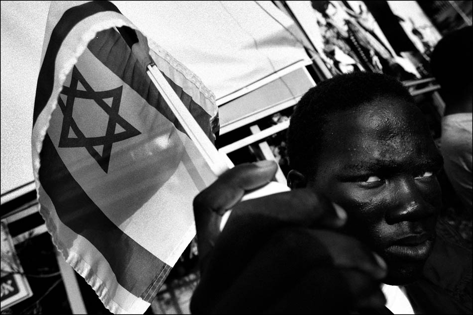 A Darfuree refugee demonstrates during the International day for Darfur 2008 in Tel Aviv. Some 900 refugees from war torn Darfur reached Israel in the past 4 years