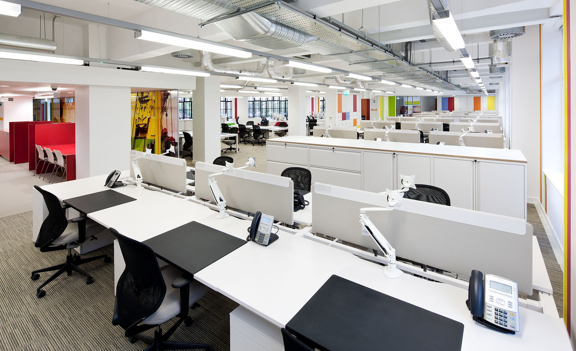 Internal refurbishment of disused building into spacious open plan offices.Client: Network Rail