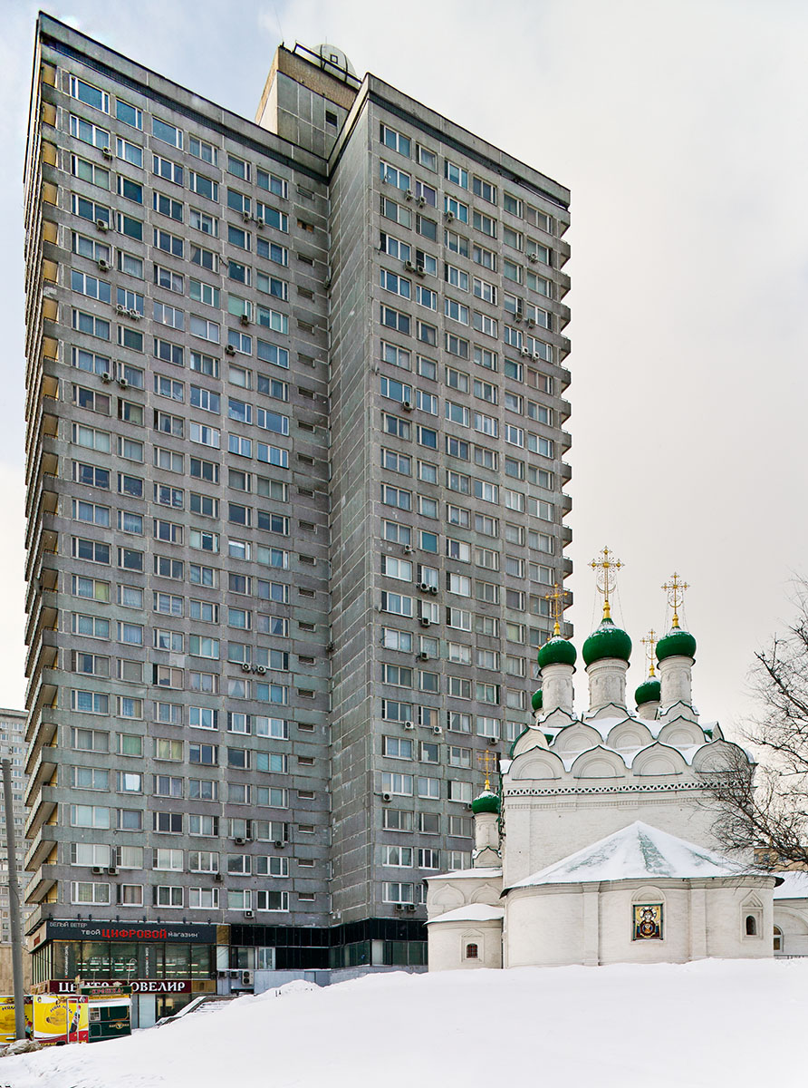 C11 Church / C20 Brutalist Tower - Moscow, Russia