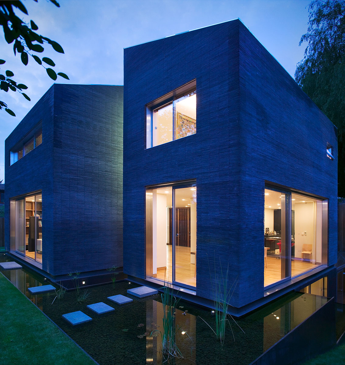 New build moated private residence fronting onto Hampstead HeathClient: Mind's Eye Design
