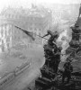 Yevgeny KHALDEI (1917–1997)“Red Army soldiers hoisting the Soviet flag over the Germanparliament, Reichstag, in Berlin”photograph28.2 x 21.2 cmsigned Initialed pencil on reverse